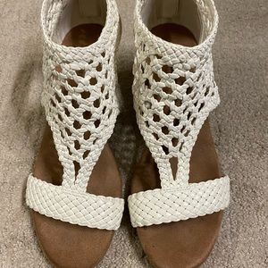 2 inch Croft and Barrow women’s sandals